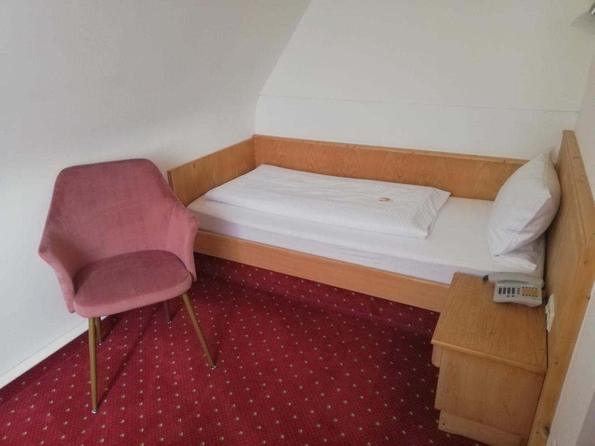 Landhotel Oelmuehle Mombris 외부 사진