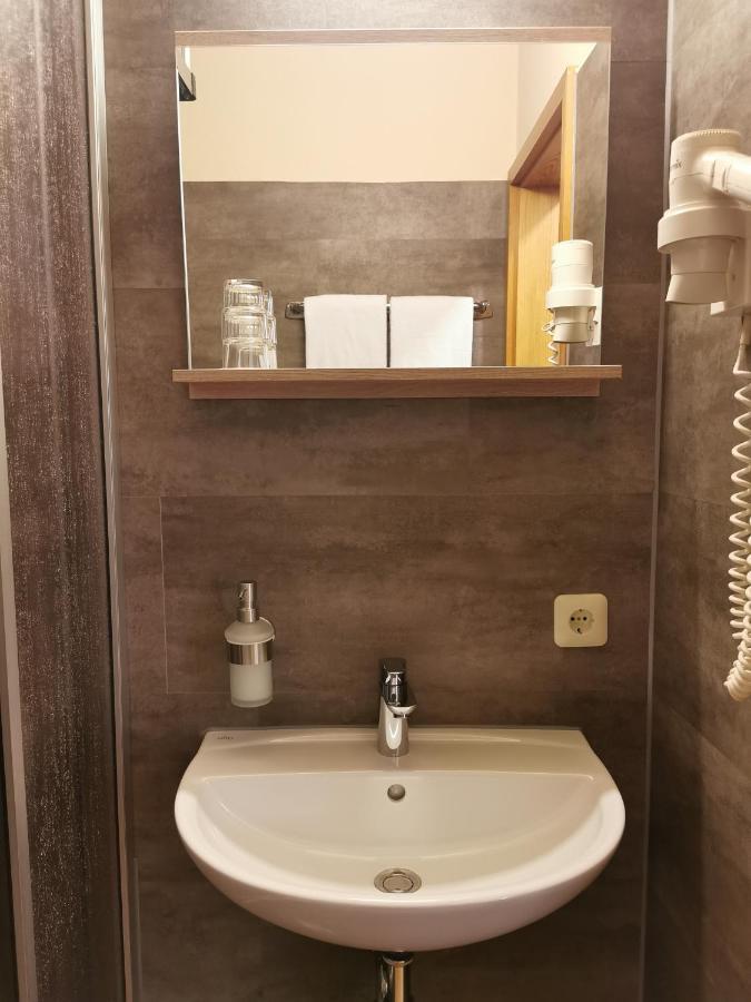 Landhotel Oelmuehle Mombris 외부 사진